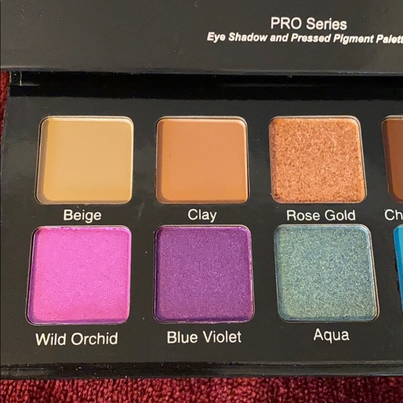 Violet Voss ESSENTIALS 2 EyeShadow Palette - Picture 3 of 13